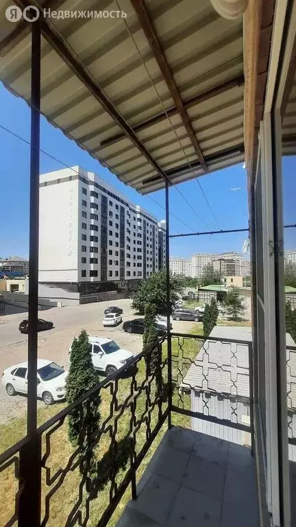3-комнатная квартира: Нальчик, улица Атажукина, 8 (90 м) - Фото 1