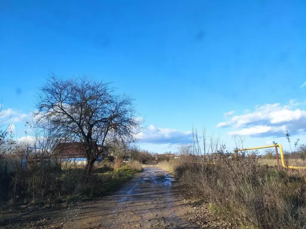 Участок в Краснодарский край, Абинский район, Ахтырское городское ... - Фото 0