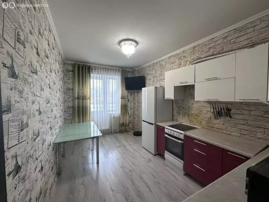 3-комнатная квартира: Абакан, проспект Ленина, 49 (79.8 м) - Фото 1