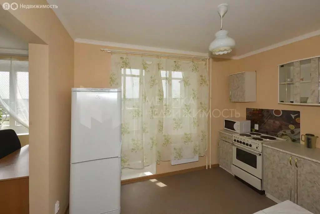 1-комнатная квартира: Тюмень, улица Александра Митинского, 3 (41 м) - Фото 2