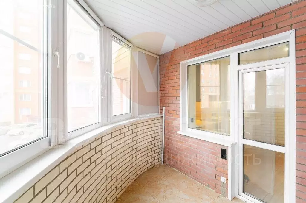 Квартира-студия: Омск, улица Ватутина, 29/2 (45 м) - Фото 1