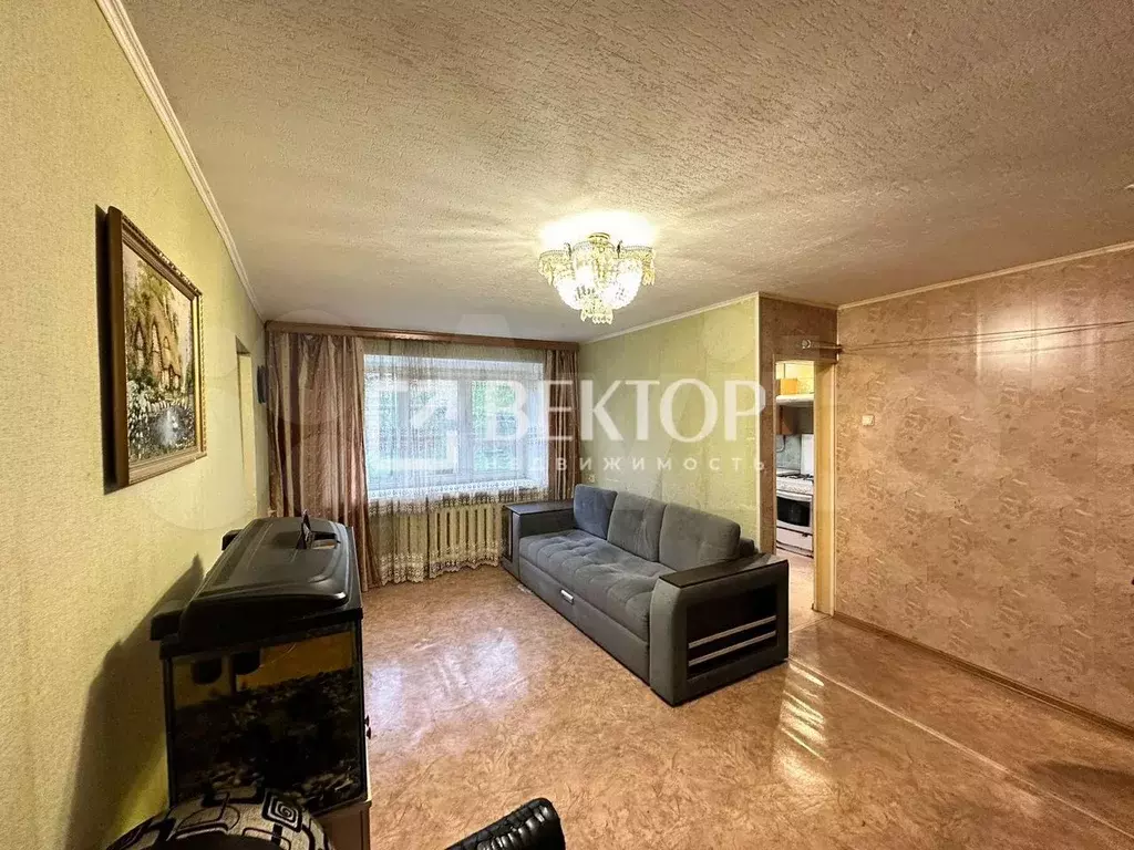 3-к. квартира, 55 м, 1/4 эт. - Фото 1