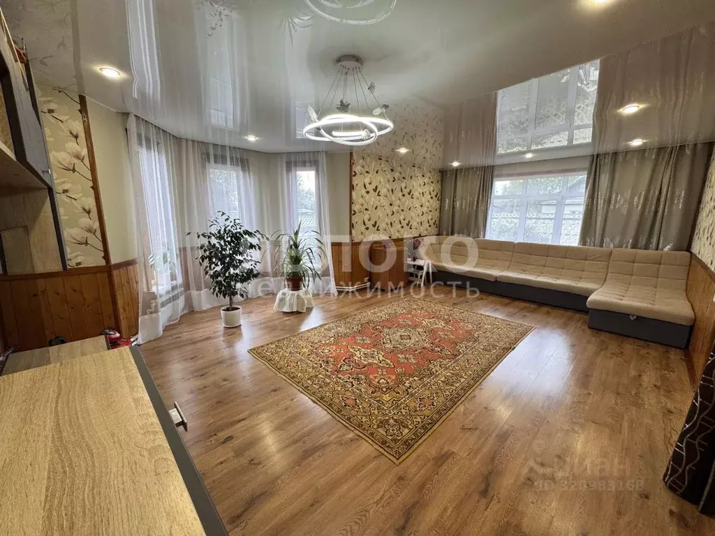Дом в Пермский край, Усолье Усольский район, ул. Гоголя, 40 (241 м) - Фото 1