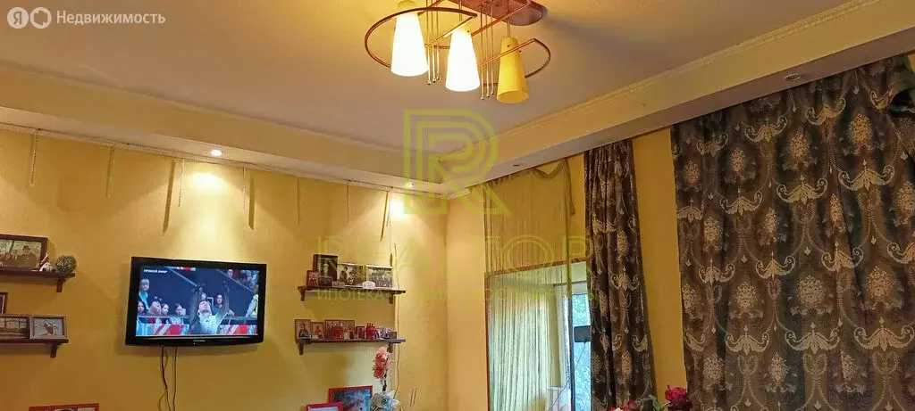 3-комнатная квартира: Шахты, Народный переулок, 57 (90 м) - Фото 1