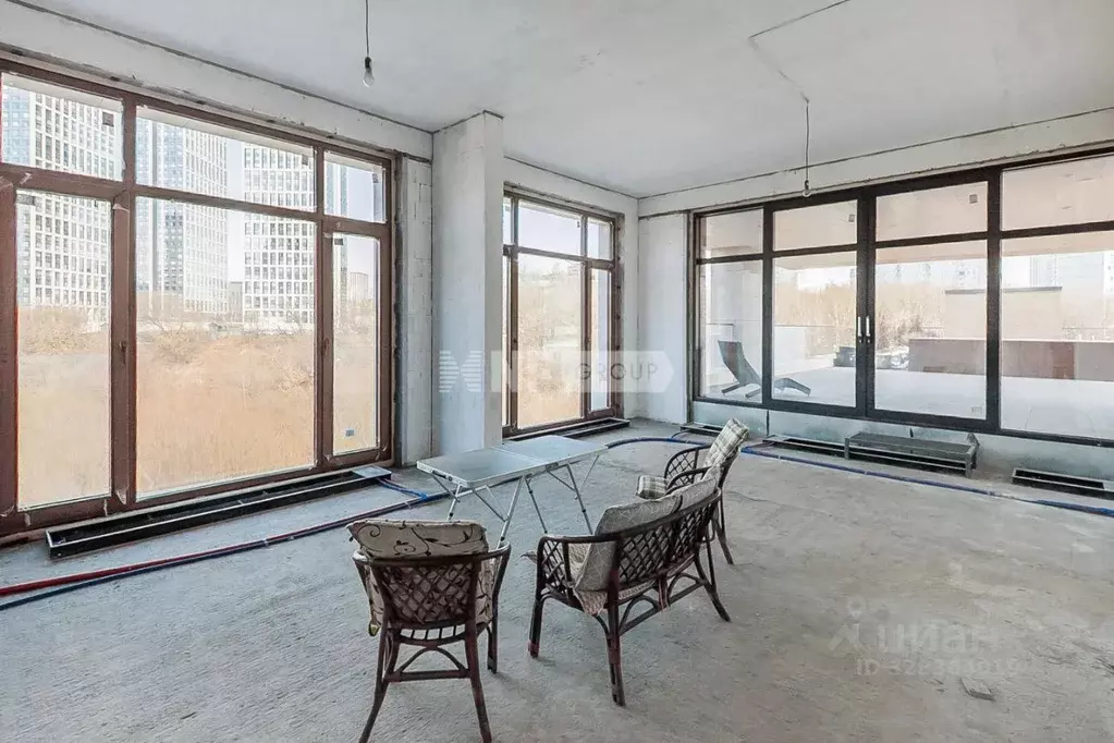 5-к кв. Москва ул. Сергея Бондарчука, 6 (350.0 м) - Фото 1