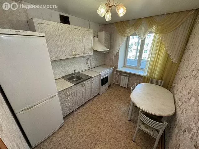 3-комнатная квартира: Комсомольск-на-Амуре, улица Парижской Коммуны, ... - Фото 2