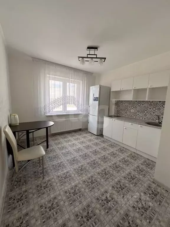 1-к кв. Тюменская область, Тюмень Интернациональная ул., 199к7 (33.8 ... - Фото 1