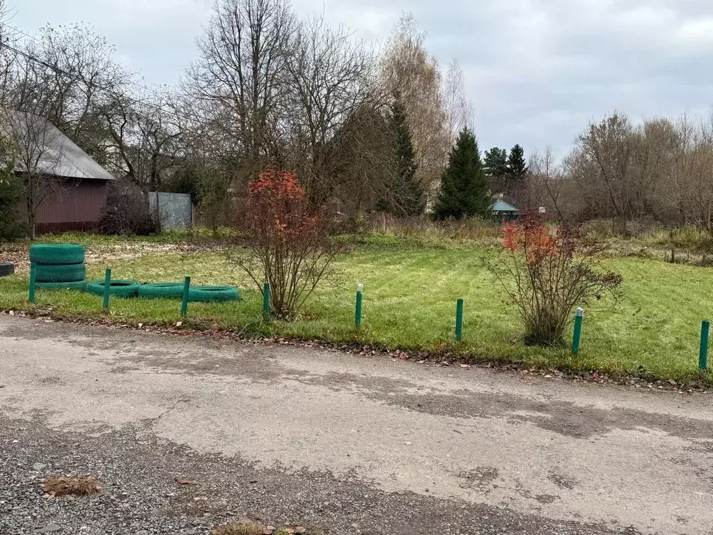 Участок в Московская область, Наро-Фоминский городской округ, д. Малые ... - Фото 1