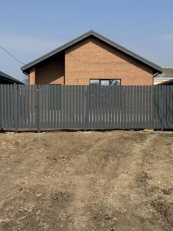 Дом в Краснодарский край, Усть-Лабинск 10-й проезд (126 м) - Фото 1