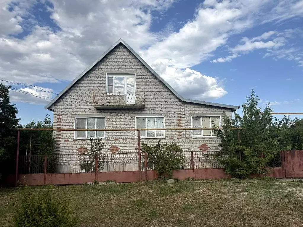 Дом в Волгоградская область, Котельниково ул. Михайлова, 124 (202 м) - Фото 1