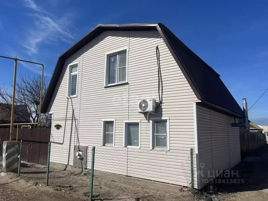 Дом в Астраханская область, Володарский район, с. Зеленга Сборная ул., ... - Фото 1