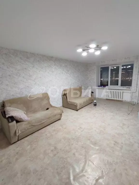 1-к кв. Тюменская область, Тюмень ул. 9 Января, 164к1 (45.0 м) - Фото 0