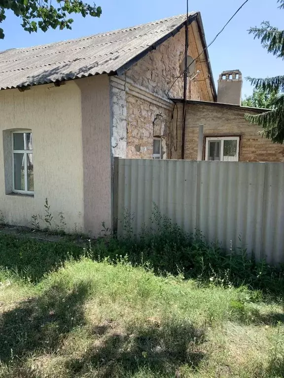 4-к кв. Ростовская область, Красный Сулин ул. Ворошилова, 23 (63.6 м) - Фото 0