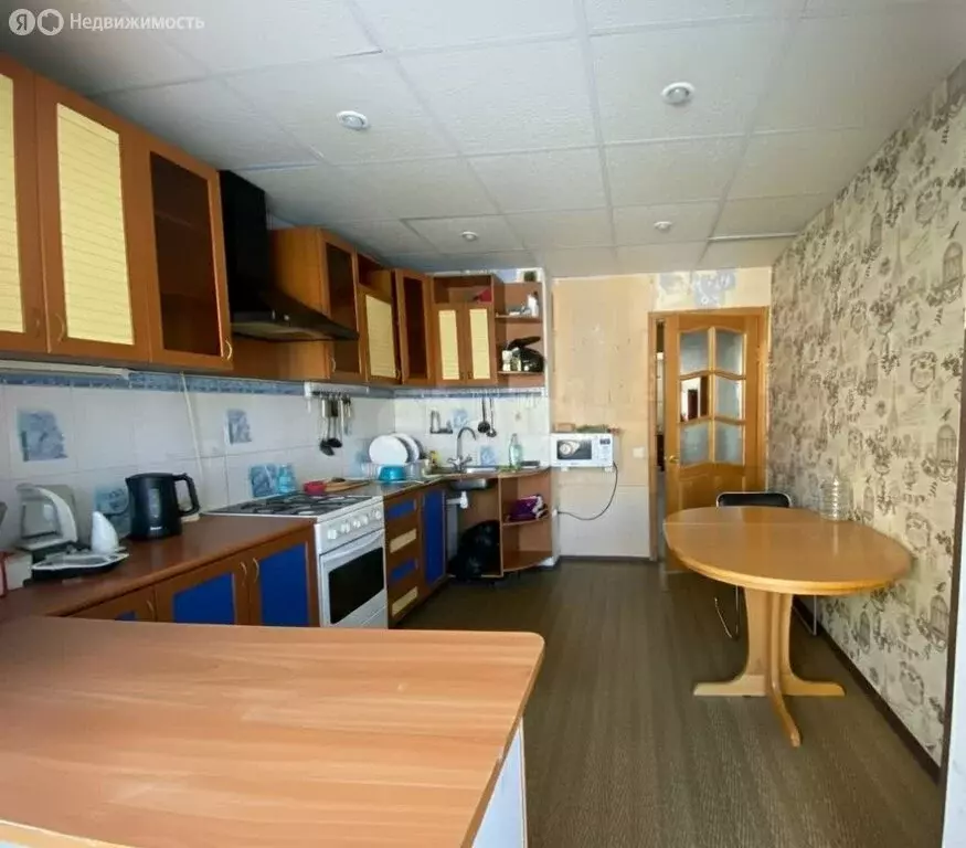 3-комнатная квартира: Петропавловск-Камчатский, улица Виталия Кручины, ... - Фото 2