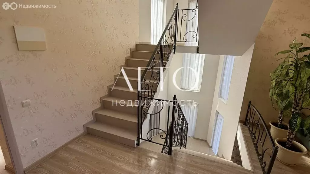 Дом в Сочи, Целинная улица, 40/10 (300 м) - Фото 1