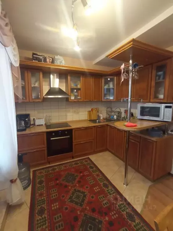 2-к кв. Омская область, Омск ул. Дмитриева, 1/1 (65.0 м) - Фото 1