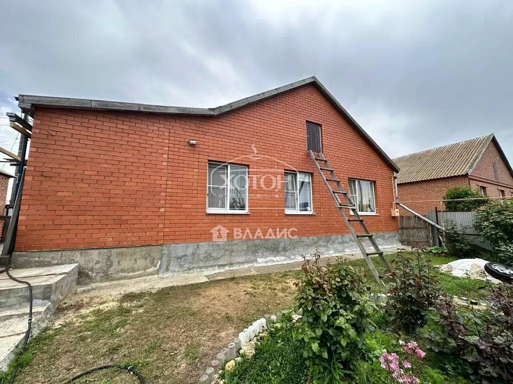 Дом в Калмыкия, Элиста Южного района 11-я ул. (100 м) - Фото 2