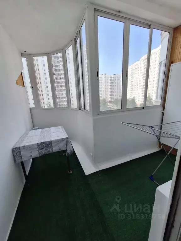 2-к кв. Курская область, Курск просп. Вячеслава Клыкова, 37 (58.0 м) - Фото 1