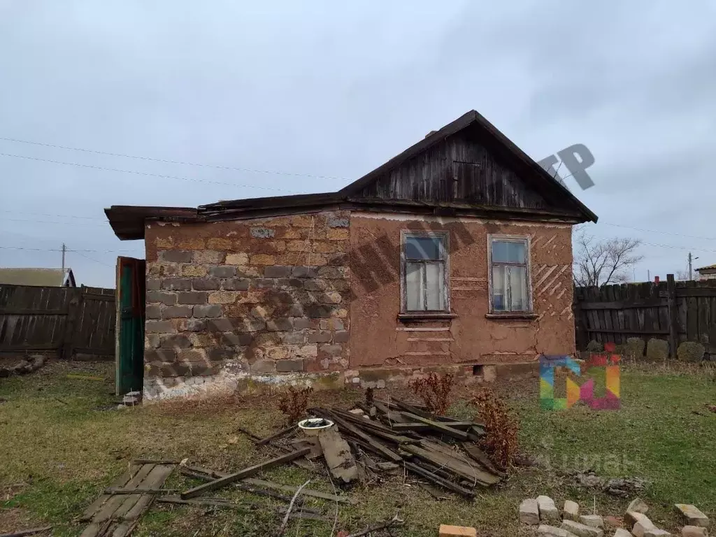 Дом в Калмыкия, Малодербетовский район, пос. Ханата ул. 60 лет ... - Фото 2