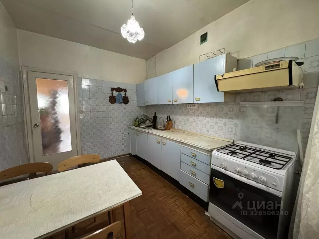 3-к кв. Астраханская область, Астрахань ул. Кирова, 54 (75.0 м) - Фото 1