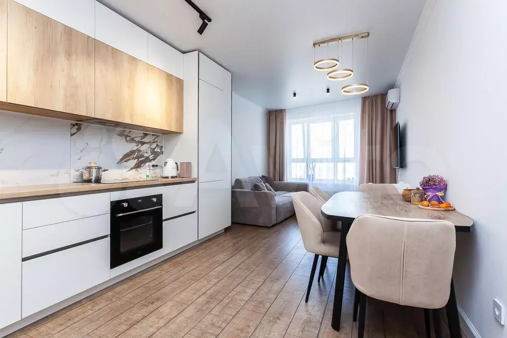 2-к. квартира, 70 м, 18/24 эт. - Фото 1
