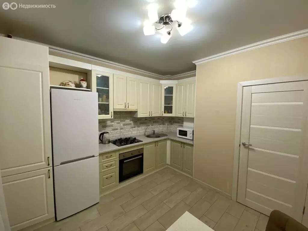 1-комнатная квартира: Калининград, Елизаветинская улица, 3 (42 м) - Фото 0