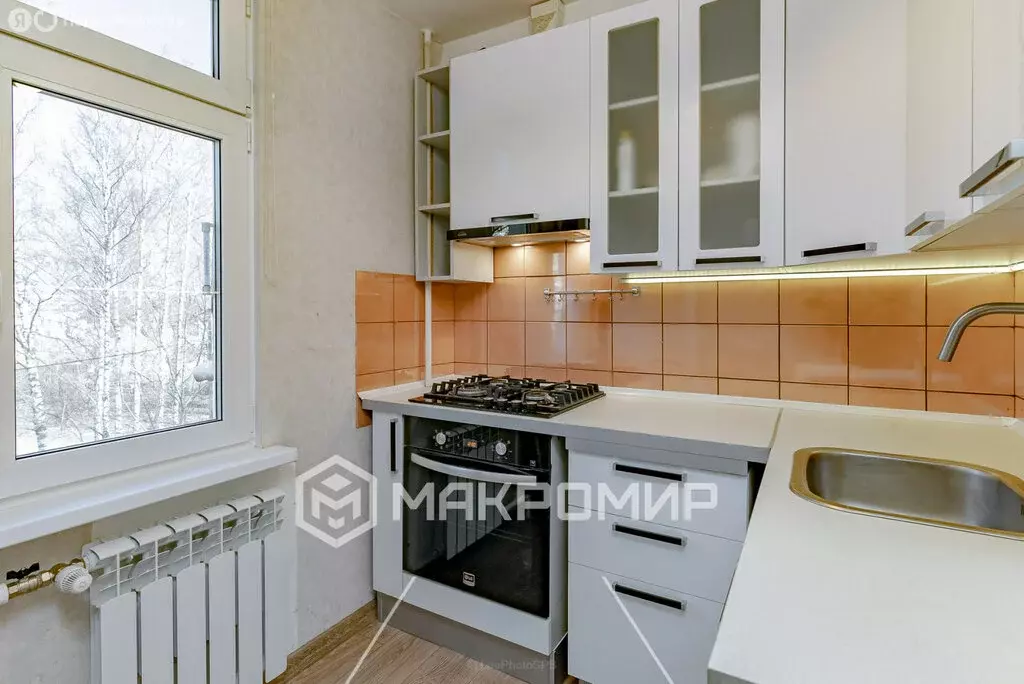 3-комнатная квартира: Санкт-Петербург, проспект Стачек, 212 (41.8 м) - Фото 1