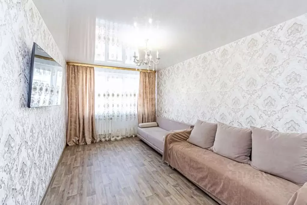 3-к кв. Тюменская область, Тюмень ул. Мельникайте, 128 (69.2 м) - Фото 1