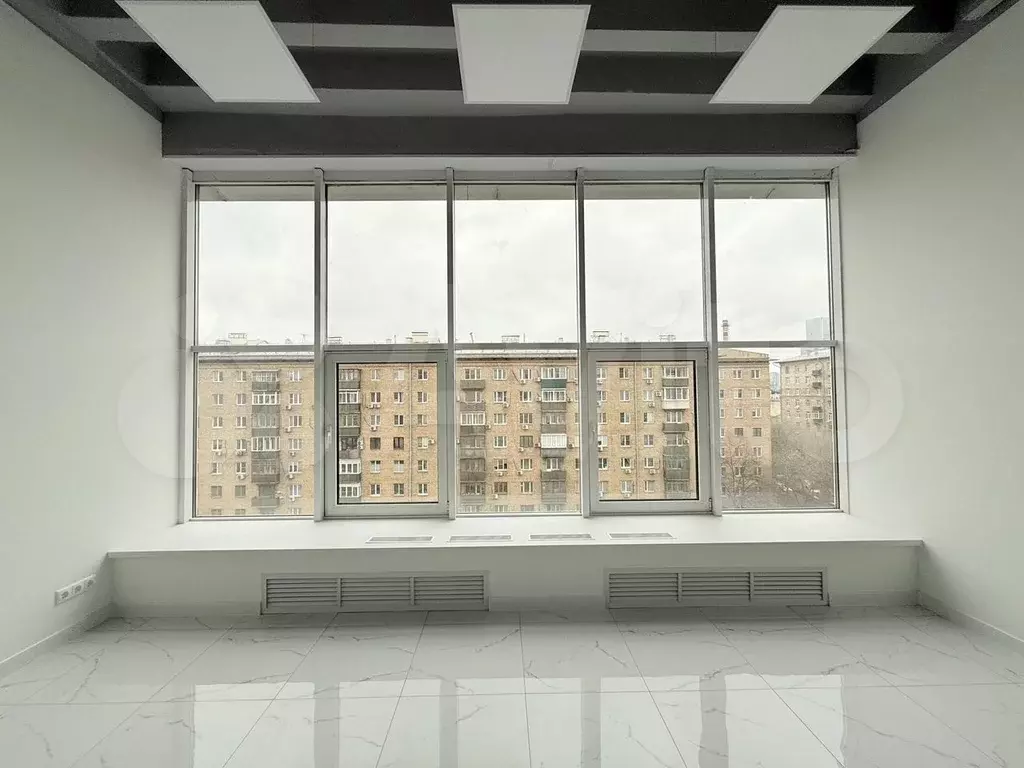 Аренда офиса панорамные окна высокие потолки - Фото 1