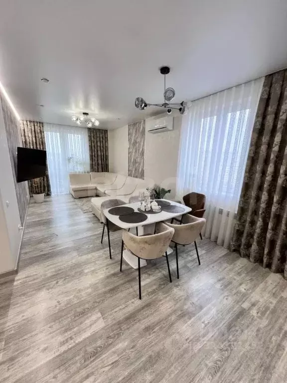 4-к кв. Красноярский край, Красноярск 6-я Полярная ул., 2А (98.0 м) - Фото 1