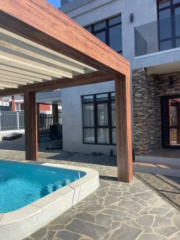 Дом в Краснодарский край, Сочи ул. Ворошиловградская (300 м) - Фото 1