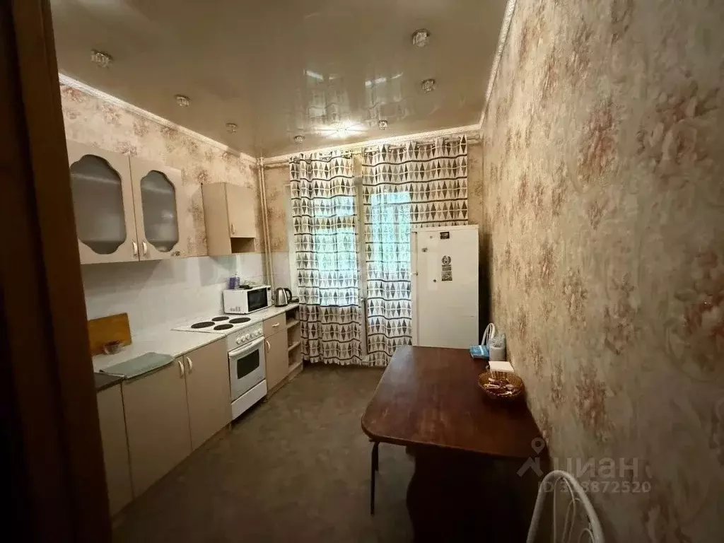 2-к кв. Ханты-Мансийский АО, Сургут просп. Мира, 28 (61.7 м) - Фото 0