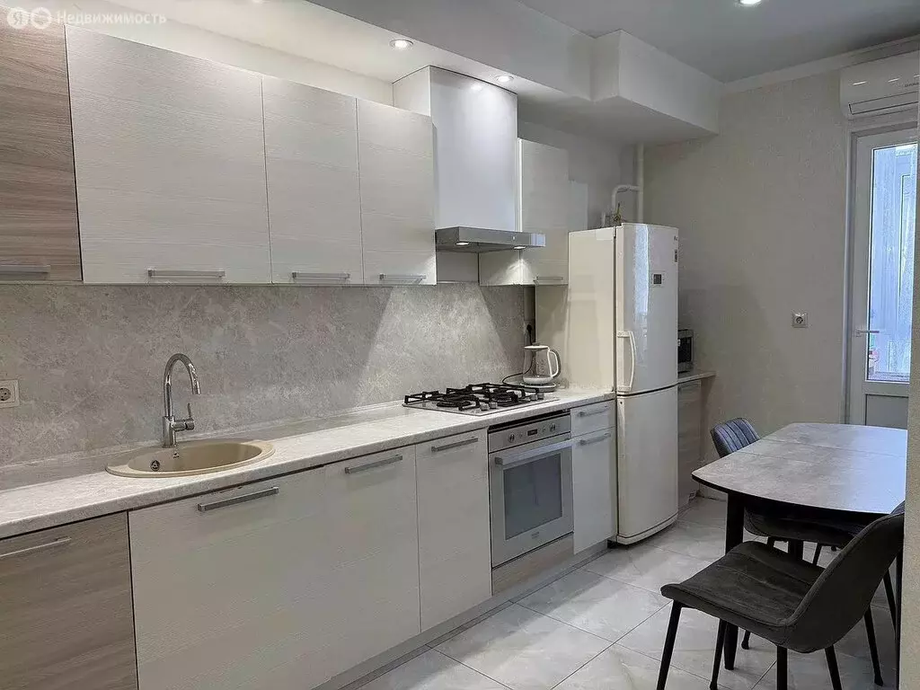 1-комнатная квартира: Геленджик, Дивноморская улица, 37к10 (40 м) - Фото 1