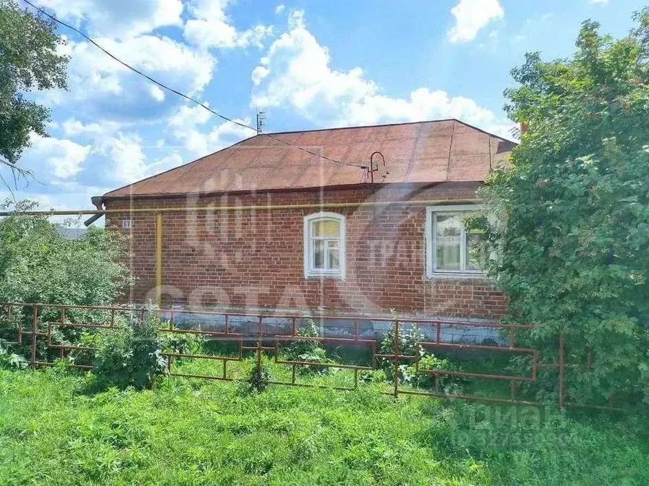 Дом в Воронежская область, с. Новая Усмань ул. Первомайская, 67 (50 м) - Фото 1