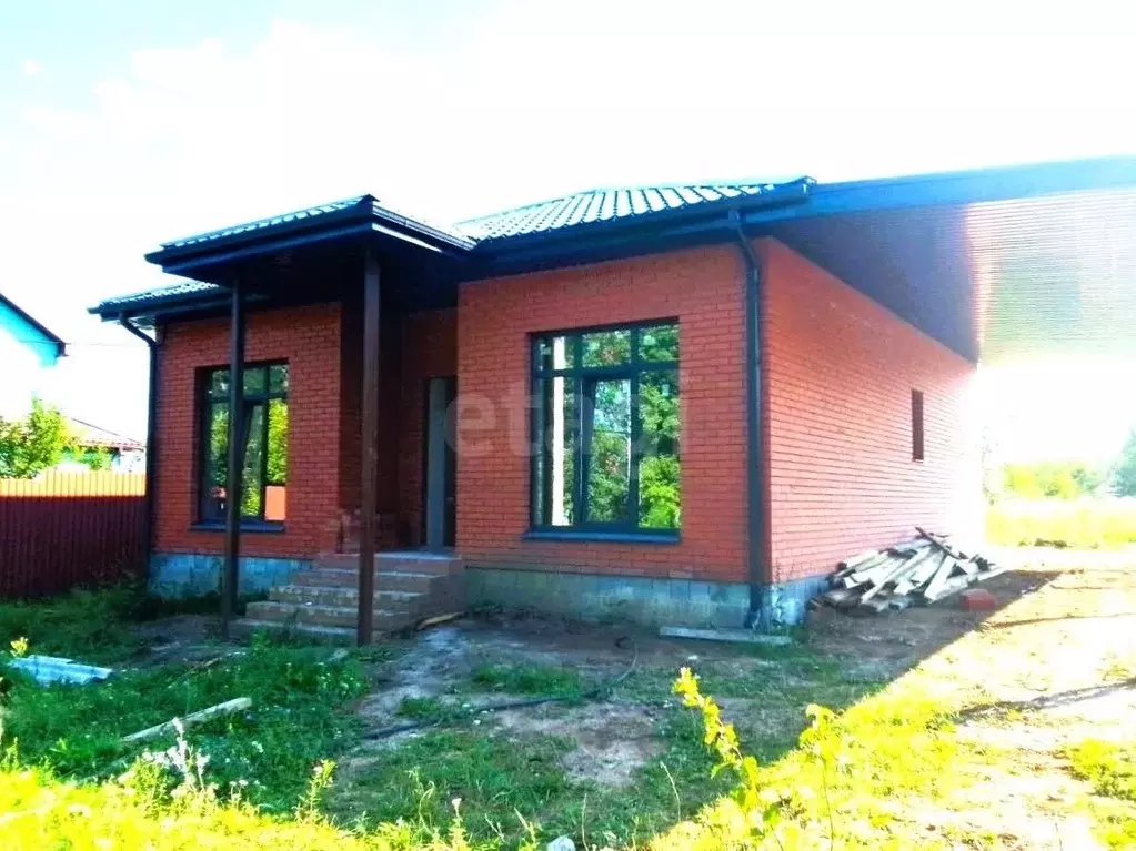 Дом в Белгородская область, Новооскольский муниципальный округ, с. ... - Фото 1