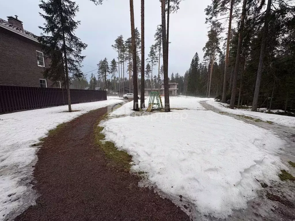 Участок в Ленинградская область, Выборгский район, Рощино пгт, Рощино ... - Фото 1