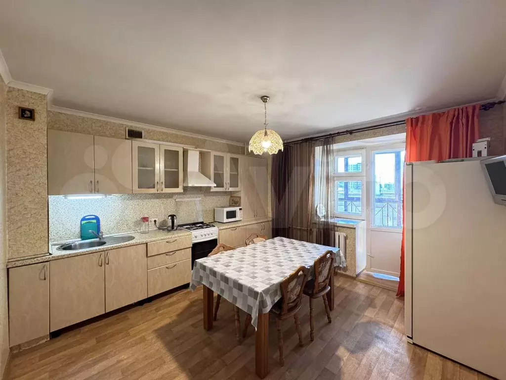 2-к. квартира, 63 м, 7/10 эт. - Фото 0