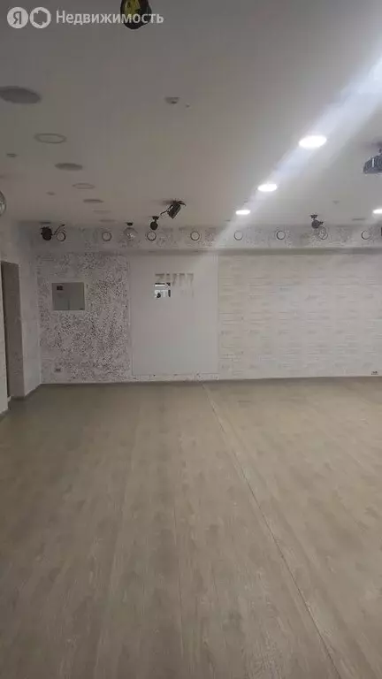 Помещение свободного назначения (100 м) - Фото 0