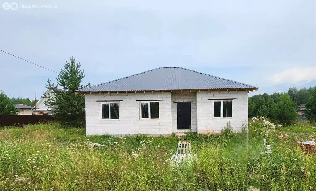 Дом в Бобинское сельское поселение, деревня Сапожнята, Барминская ... - Фото 1