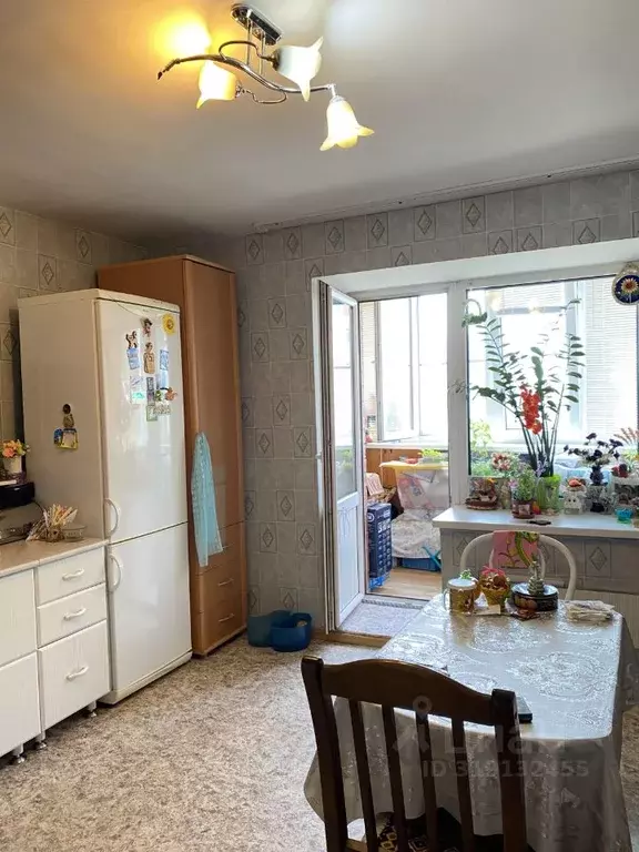 1-к кв. Самарская область, Тольятти ул. Дзержинского, 12 (60.0 м) - Фото 1