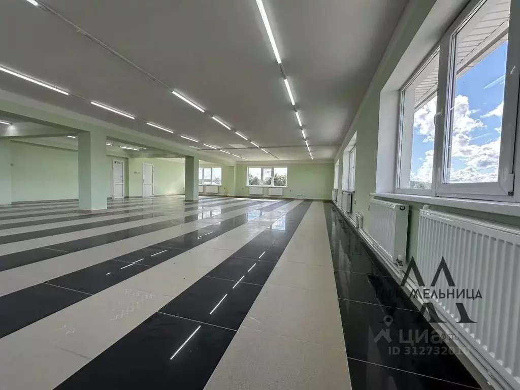 Помещение свободного назначения в Свердловская область, Полевской ул. ... - Фото 1