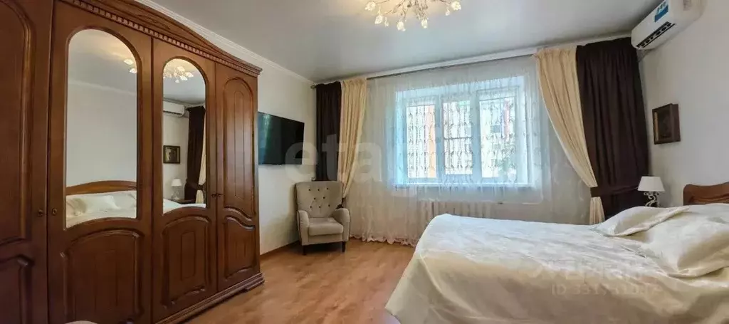 2-к кв. Краснодарский край, Ейск Красная ул. (67.8 м) - Фото 1