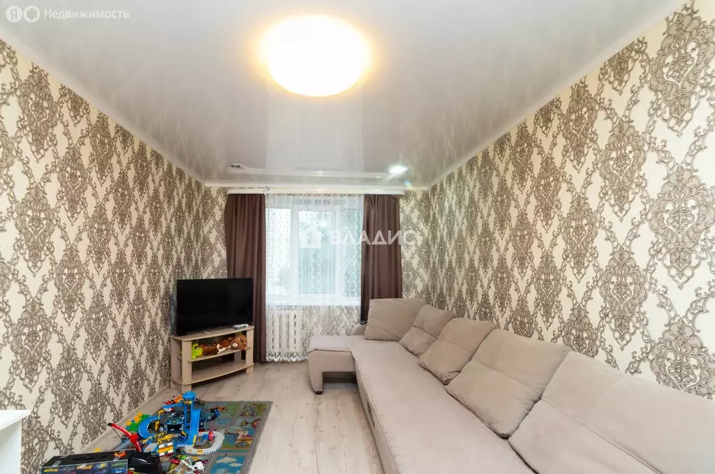 3-комнатная квартира: Тобольск, 8-й микрорайон, 11 (60.7 м) - Фото 2