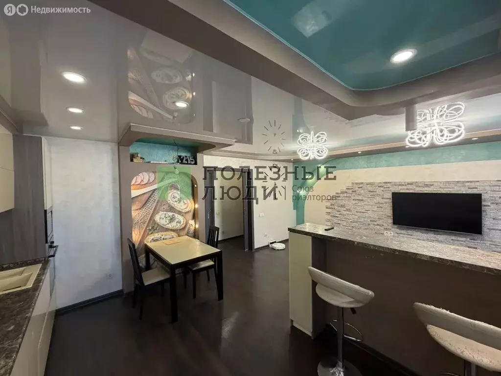 2-комнатная квартира: Ижевск, улица Михаила Петрова, 47А (85 м) - Фото 1