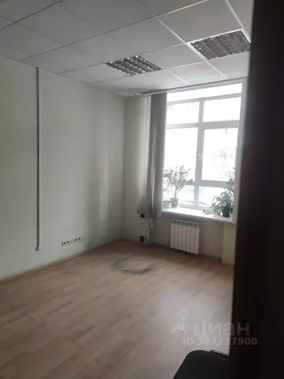 Офис в Свердловская область, Екатеринбург ул. Челюскинцев, 15 (35 м) - Фото 1