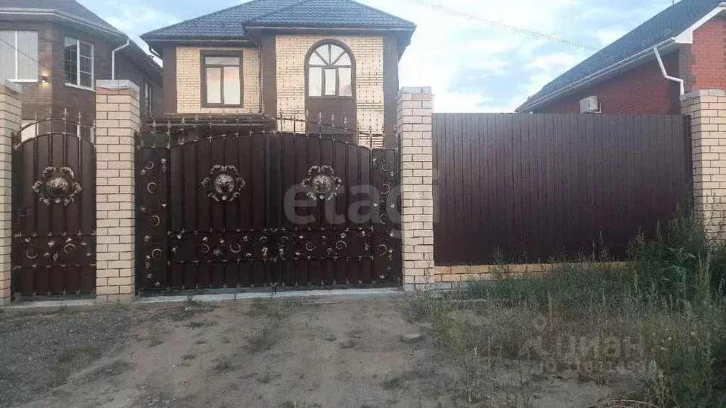 Дом в Воронежская область, Воронеж ул. Академика Басова, 2 (165 м) - Фото 1