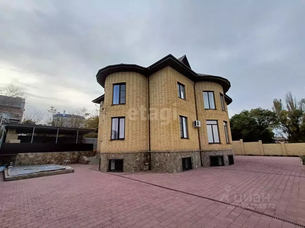 Дом в Краснодарский край, Ейск ул. Горького (501 м) - Фото 1