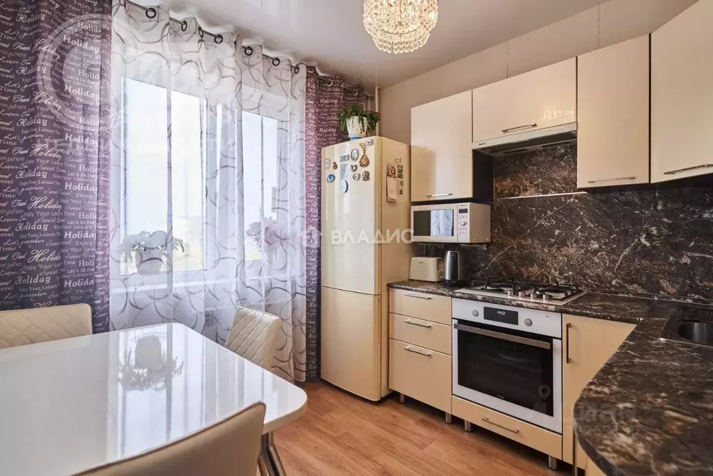 3-к кв. Воронежская область, Воронеж ул. Маршала Одинцова, 2 (66.7 м) - Фото 1