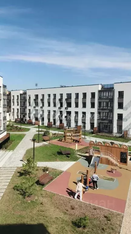 2-к кв. Тюменская область, Тюмень ул. Сергея Свиридова, 5 (67.4 м) - Фото 2