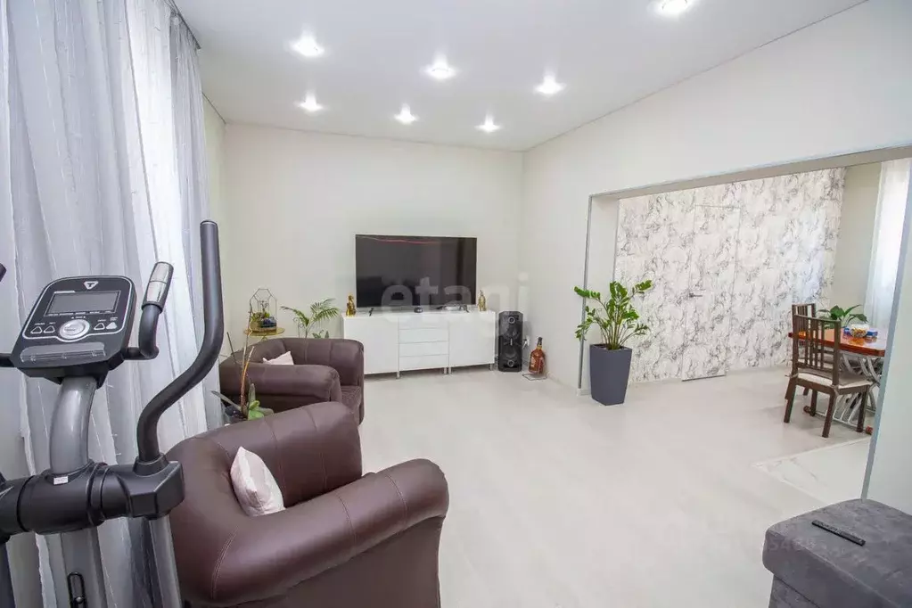 Дом в Ямало-Ненецкий АО, Новый Уренгой Заозерный мкр, проезд Тихий, 2 ... - Фото 1